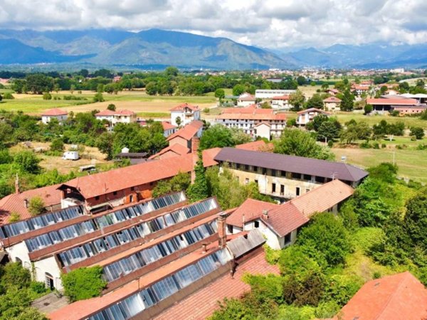 intera palazzina in vendita a Ciriè in zona Devesi