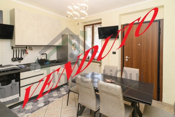 casa indipendente in vendita a Ciriè in zona Devesi