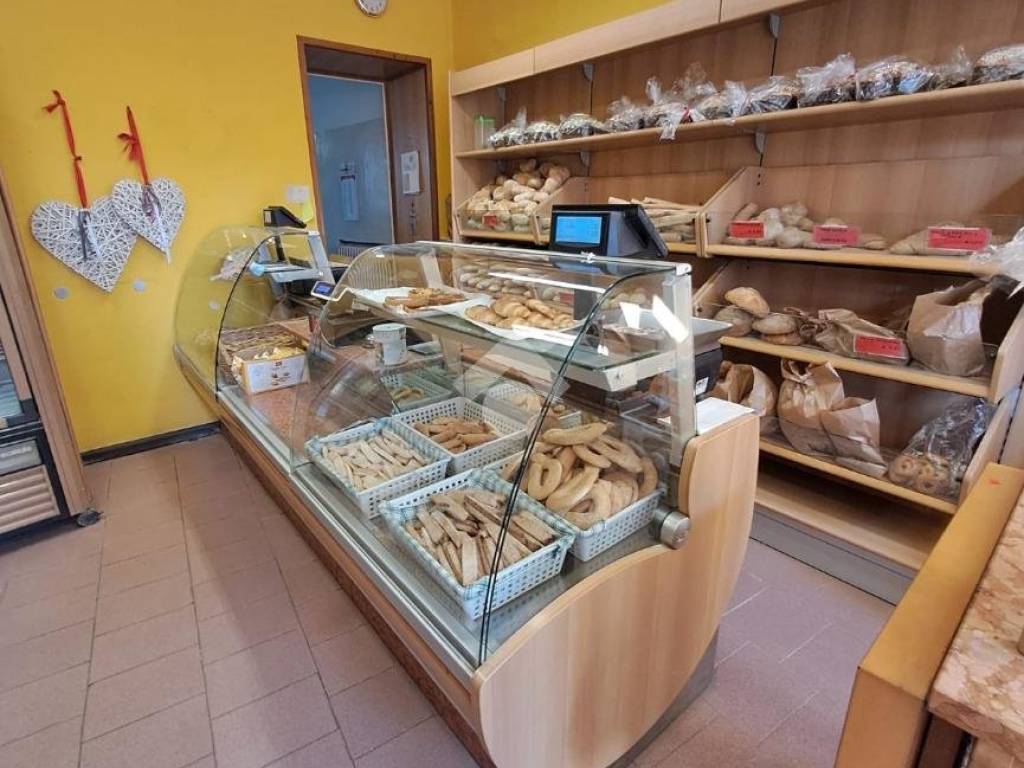negozio in vendita a Ciriè