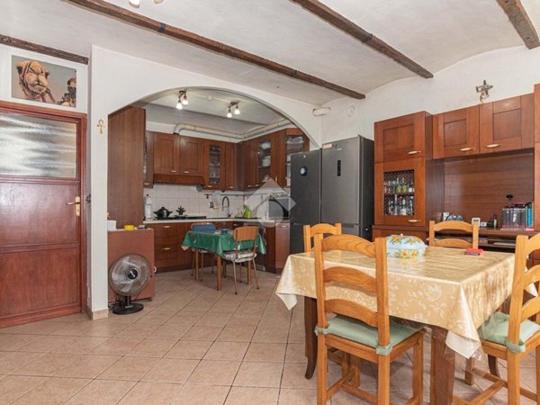 casa indipendente in vendita a Ciriè in zona Devesi