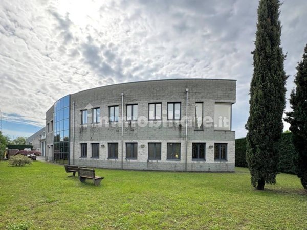 locale commerciale in vendita a Ciriè