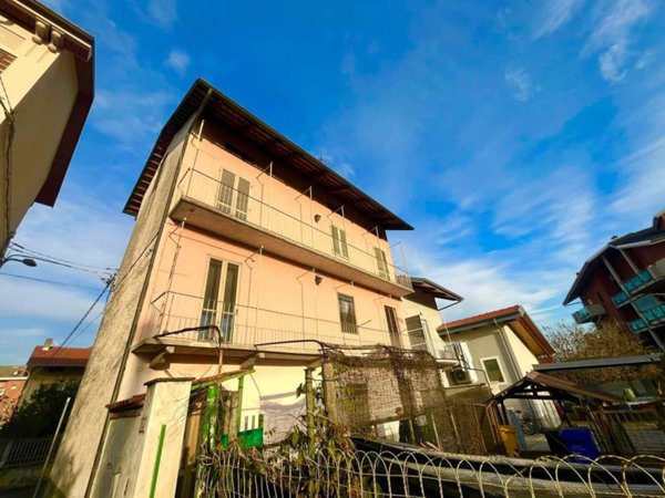 casa indipendente in vendita a Ciriè