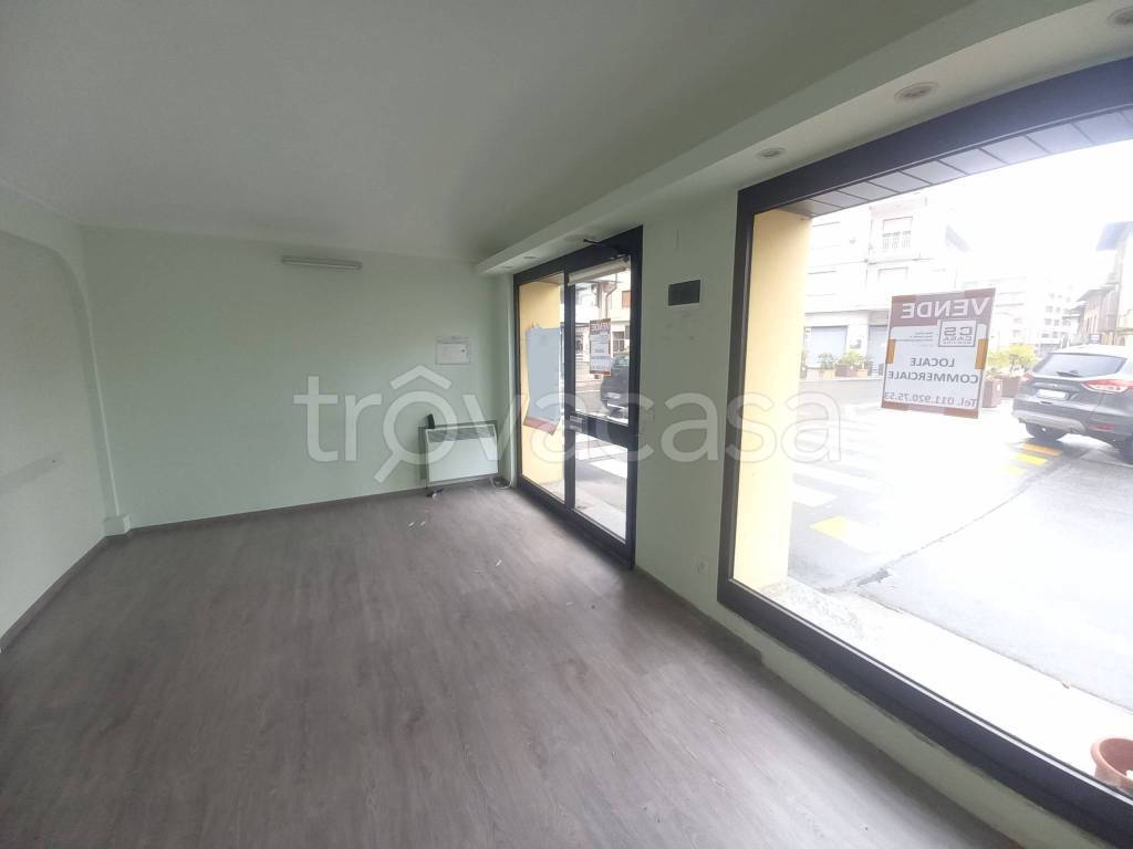 negozio in vendita a Ciriè