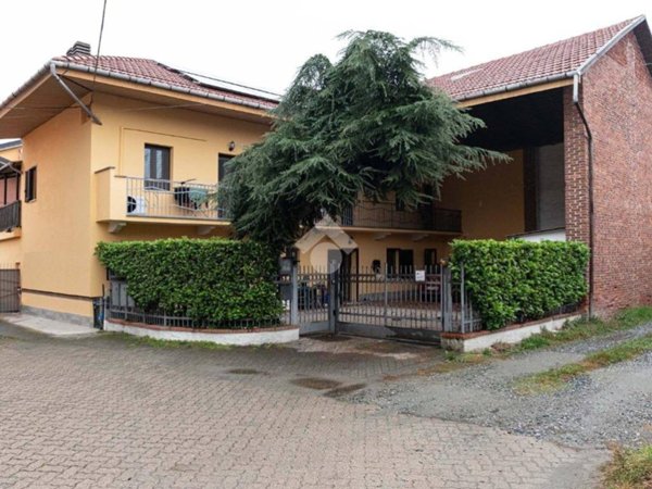 casa indipendente in vendita a Ciriè