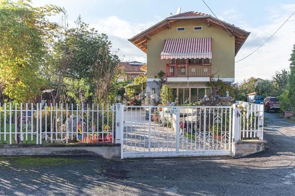 casa indipendente in vendita a Ciriè