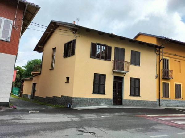 casa indipendente in vendita a Ciriè
