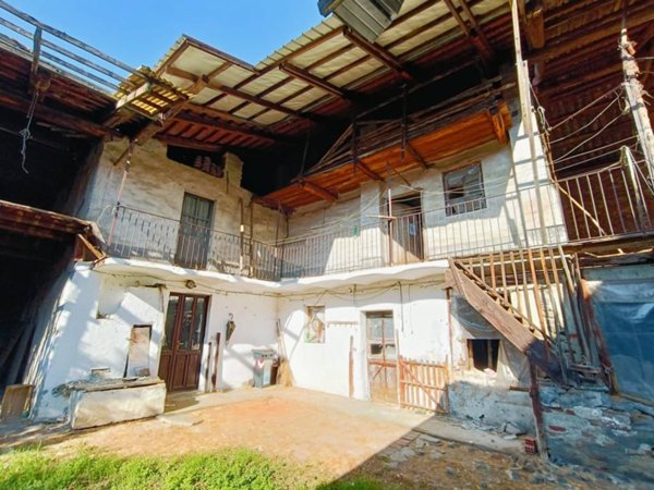 casa semindipendente in vendita a Ciriè
