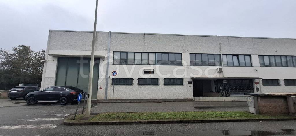 locale commerciale in vendita a Ciriè