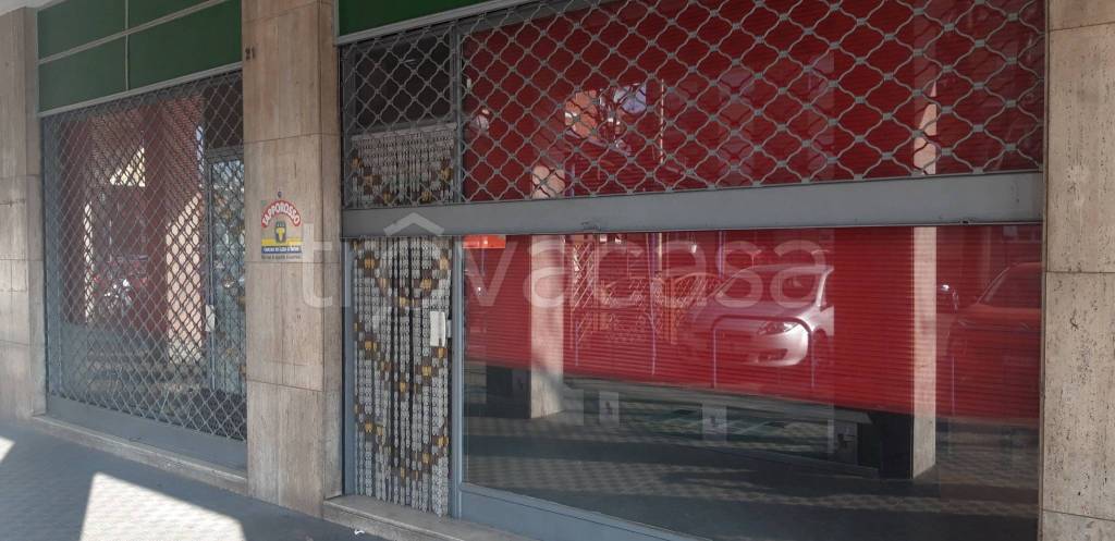 negozio in vendita a Ciriè