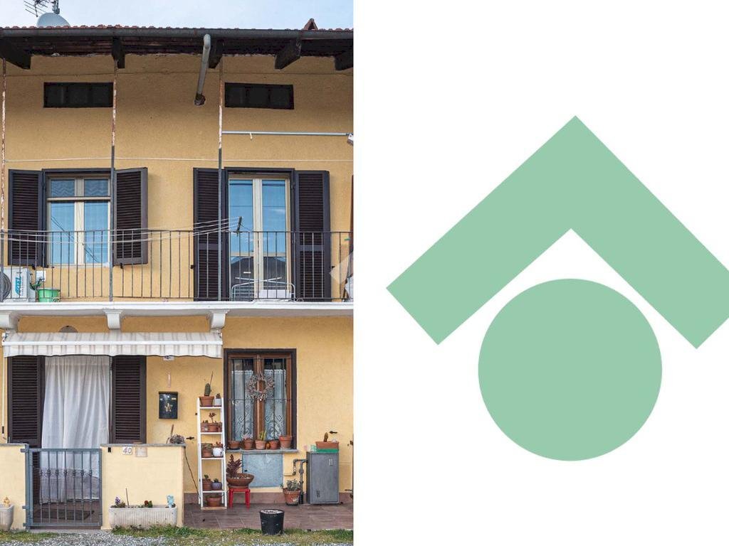 casa semindipendente in vendita a Ciriè in zona Devesi