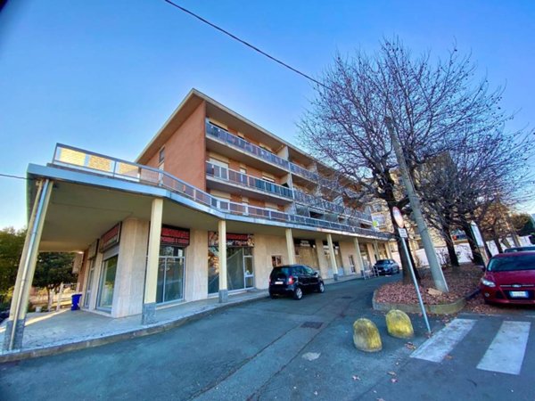 locale commerciale in vendita a Ciriè