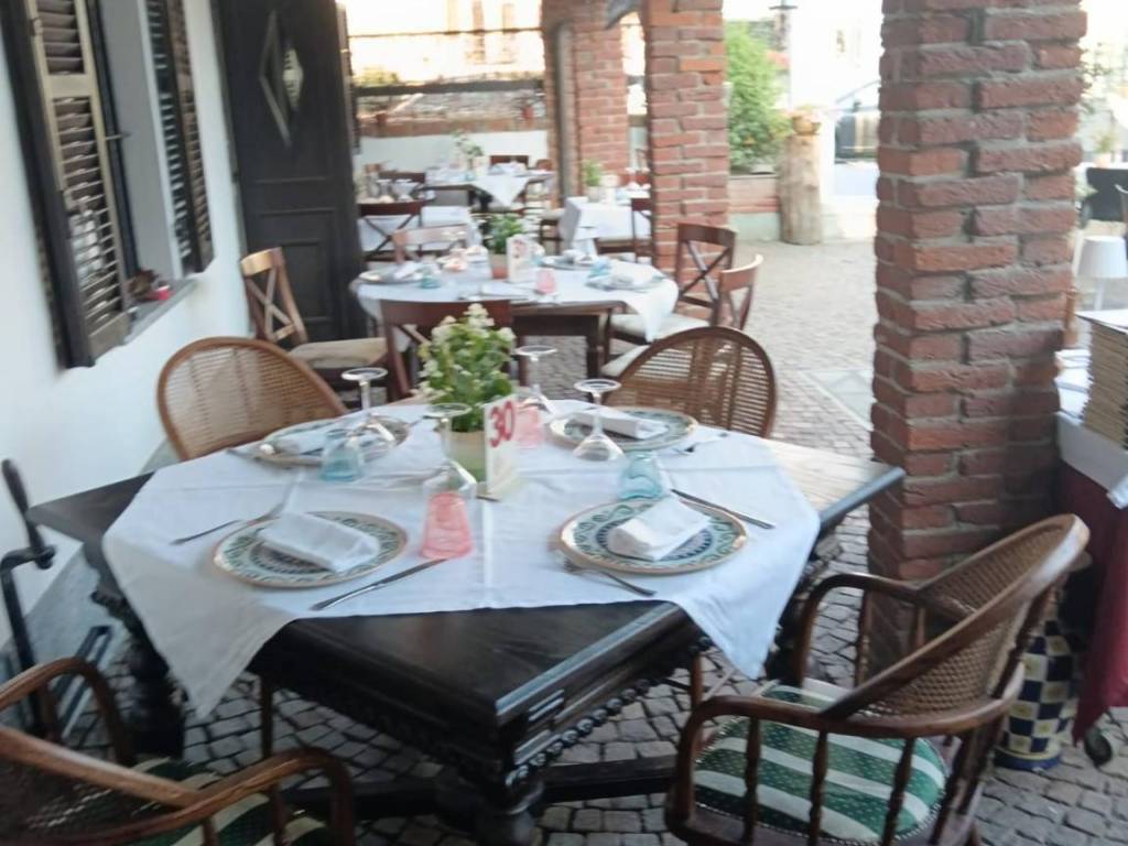 negozio in vendita a Ciriè