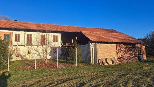 casale in vendita a Ciriè in zona Vastalla