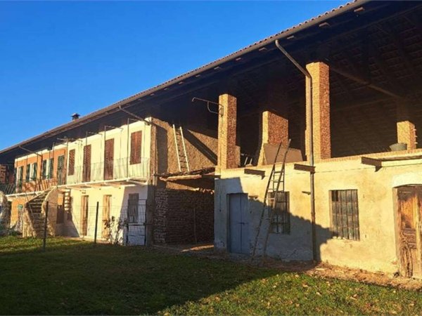 casa indipendente in vendita a Ciriè in zona Vastalla