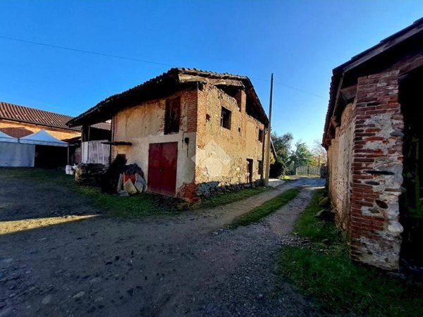 casale in vendita a Ciriè in zona Devesi