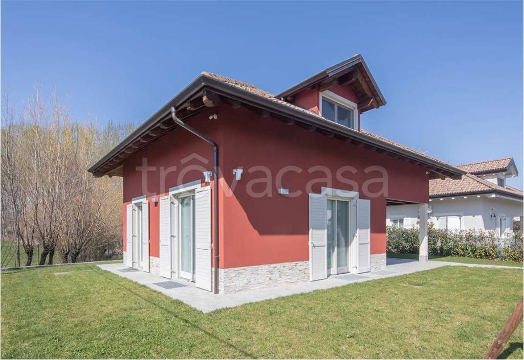 casa indipendente in vendita a Ciriè in zona Devesi