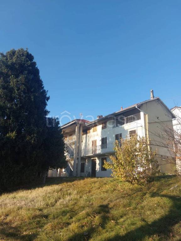 casa indipendente in vendita a Ciriè in zona Devesi