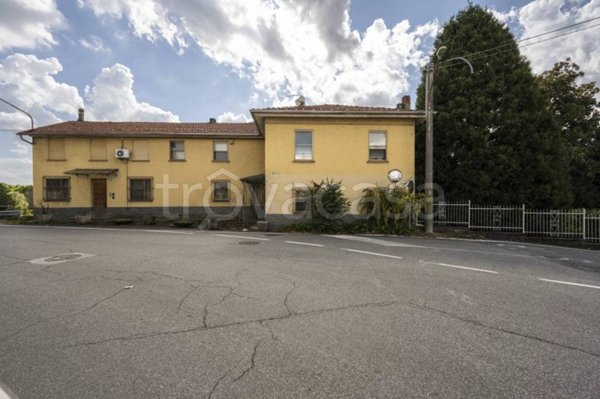 casa indipendente in vendita a Ciriè in zona Devesi