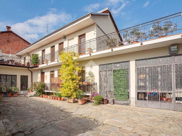 casa indipendente in vendita a Ciriè