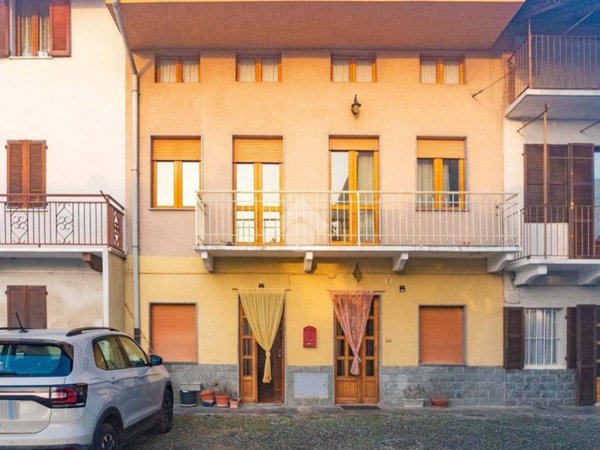 casa indipendente in vendita a Ciriè in zona Devesi