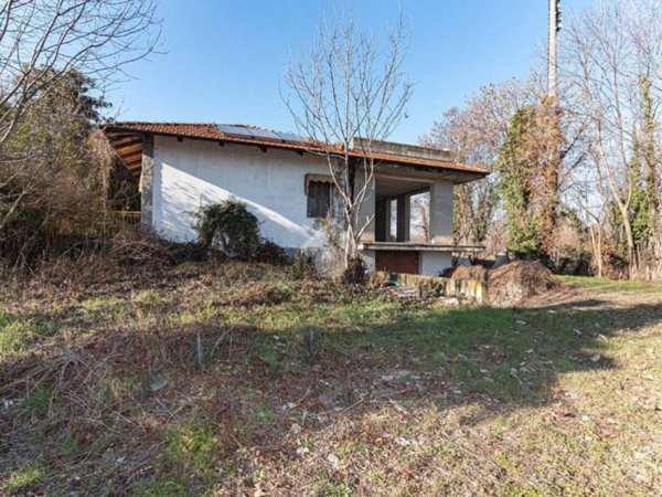 casa indipendente in vendita a Ciriè in zona Devesi