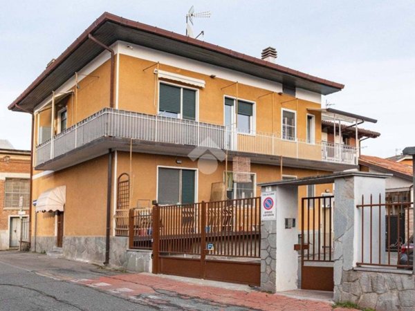 casa indipendente in vendita a Ciriè