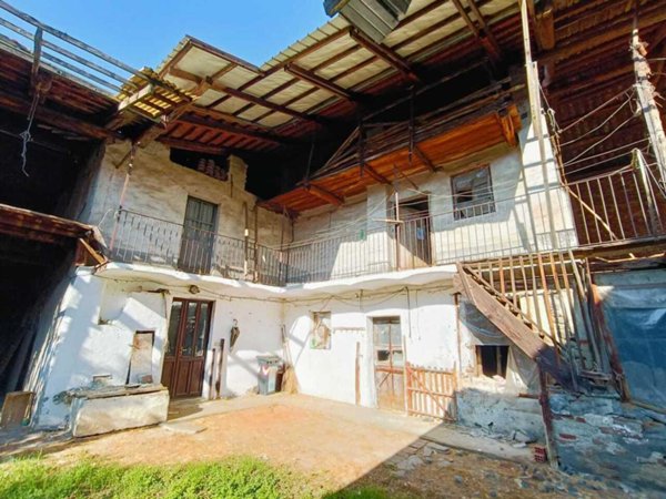 casa indipendente in vendita a Ciriè