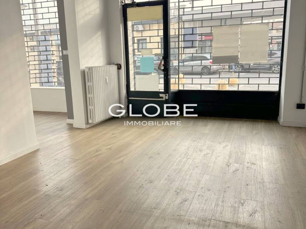 negozio in vendita a Ciriè