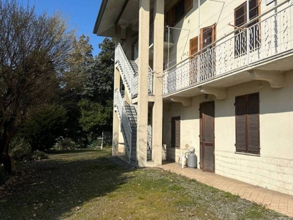 casa indipendente in vendita a Ciriè in zona Devesi