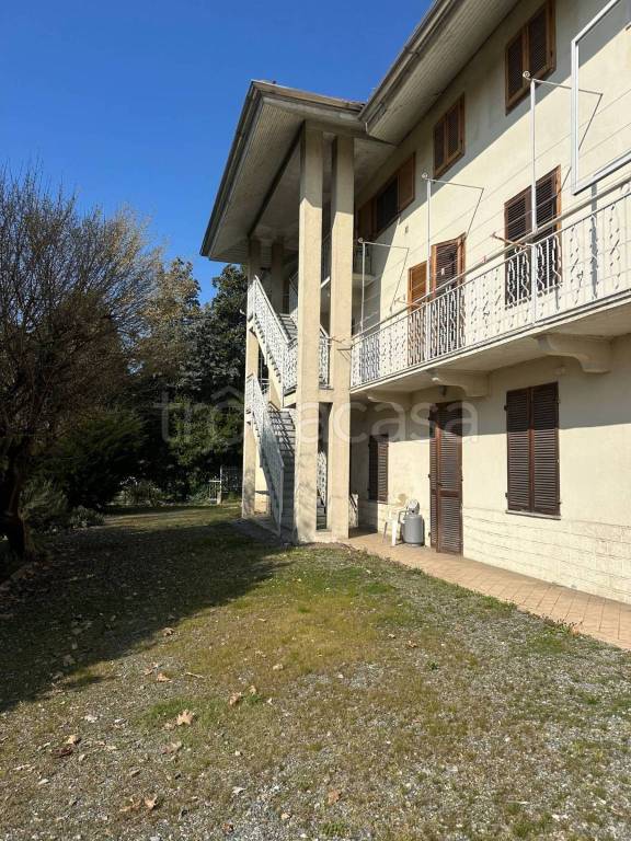 casa indipendente in vendita a Ciriè in zona Devesi