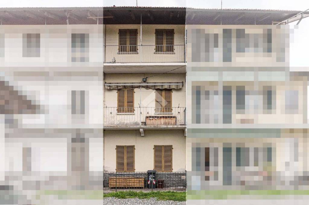 casa indipendente in vendita a Ciriè in zona Devesi