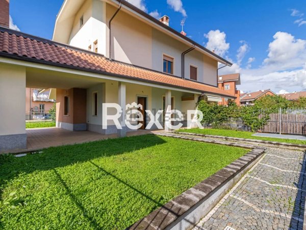 casa indipendente in vendita a Ciriè