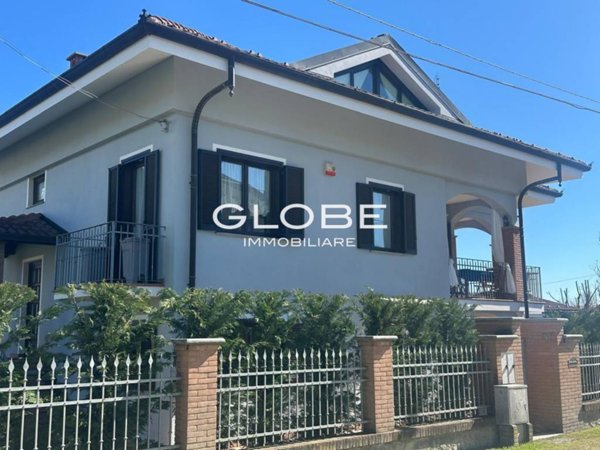casa indipendente in vendita a Ciriè