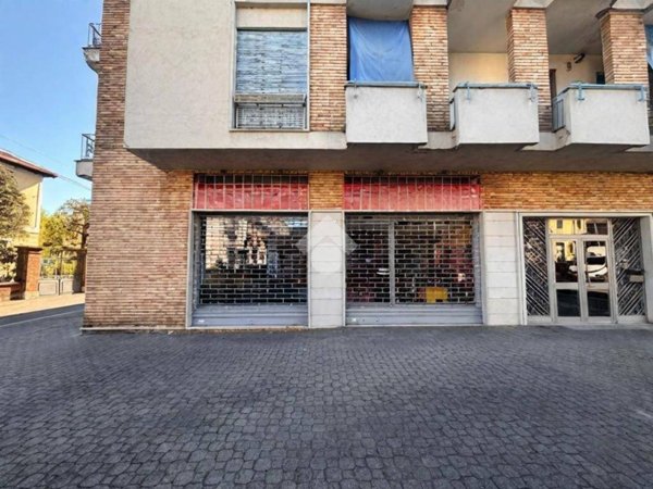 negozio in vendita a Ciriè