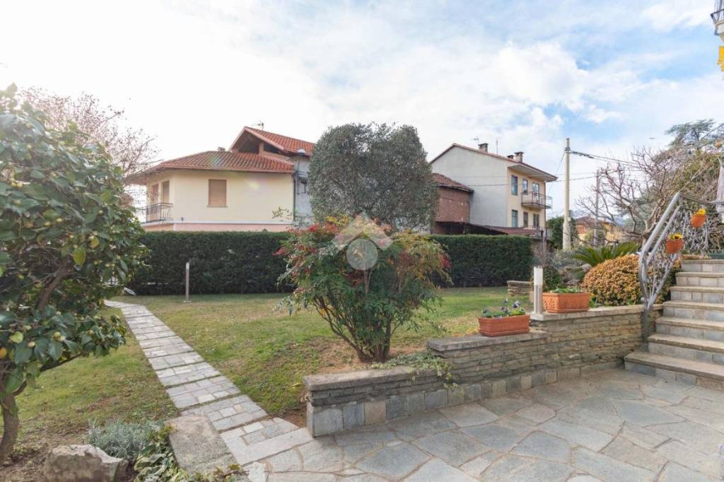 casa indipendente in vendita a Ciriè