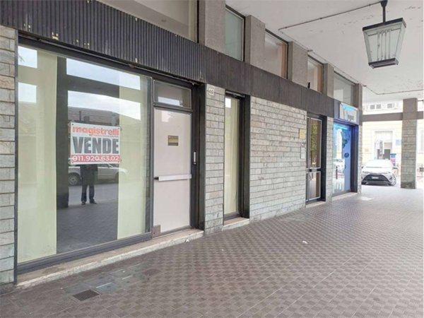 negozio in vendita a Ciriè