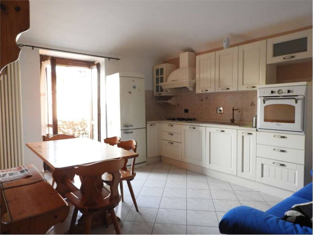 appartamento in vendita a Ciriè in zona Devesi