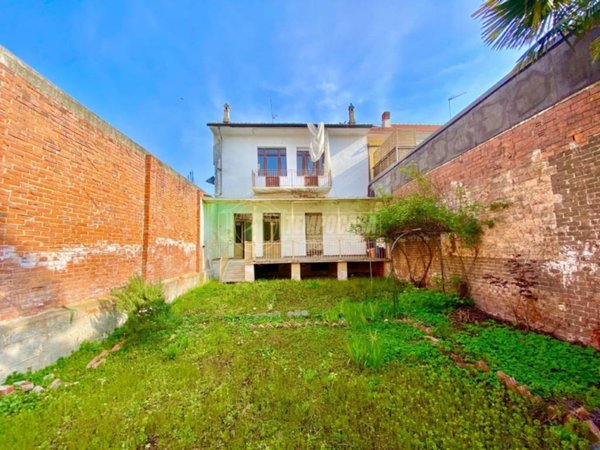 casa indipendente in vendita a Ciriè