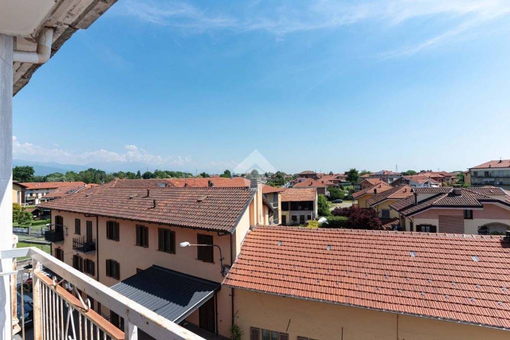 appartamento in vendita a Ciriè in zona Devesi