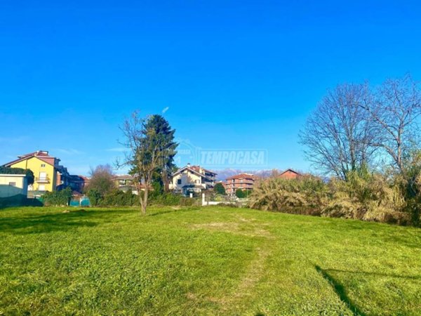 terreno edificabile in vendita a Ciriè in zona Devesi