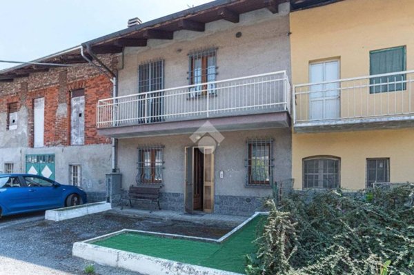 casa indipendente in vendita a Ciriè in zona Devesi