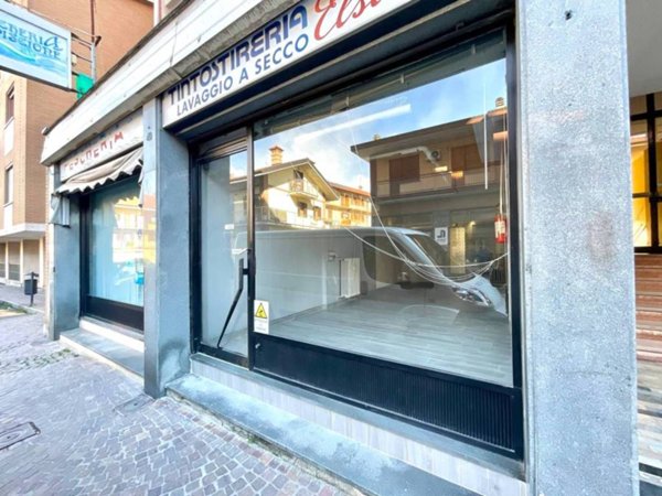 negozio in vendita a Ciriè