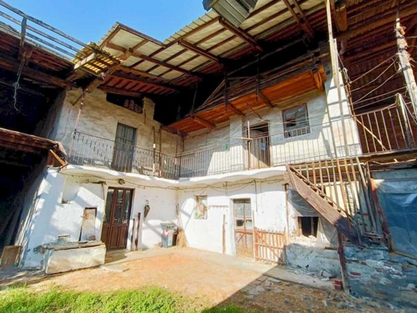 casa indipendente in vendita a Ciriè