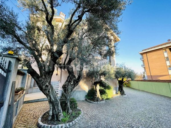 casa indipendente in vendita a Ciriè