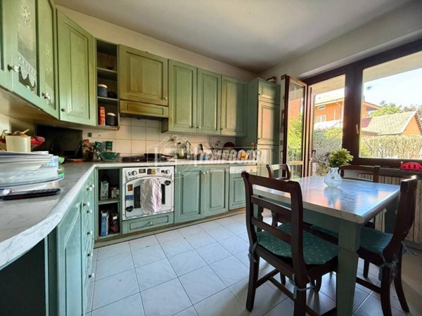 casa indipendente in vendita a Ciriè in zona Devesi