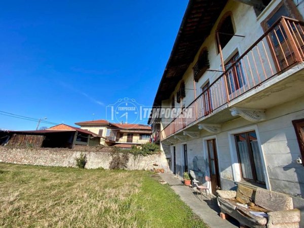 casa indipendente in vendita a Ciriè in zona Devesi