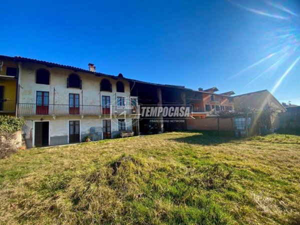 casa indipendente in vendita a Ciriè in zona Devesi