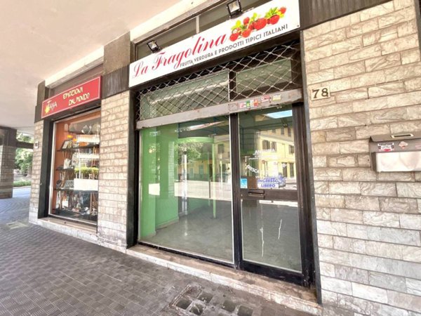 negozio in vendita a Ciriè