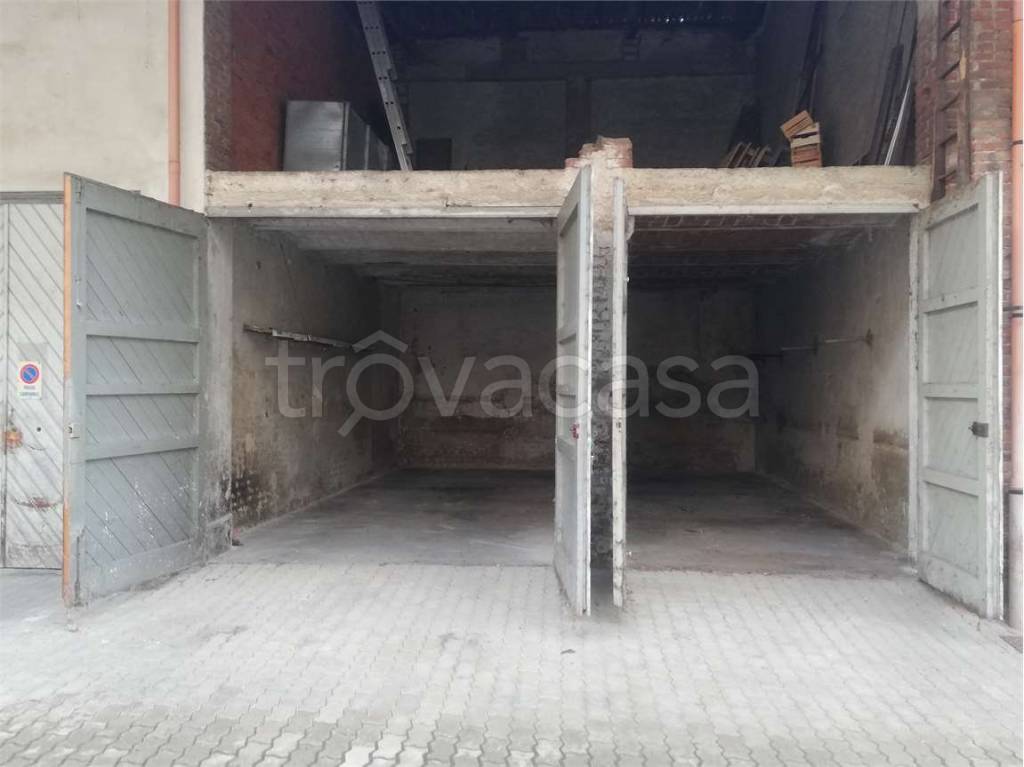 locale di sgombero in vendita a Ciriè