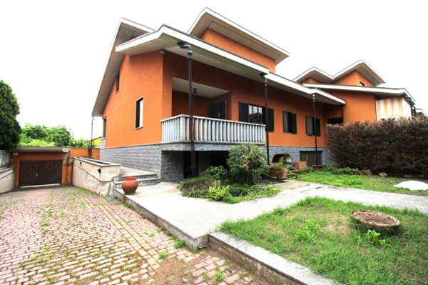casa indipendente in vendita a Ciriè